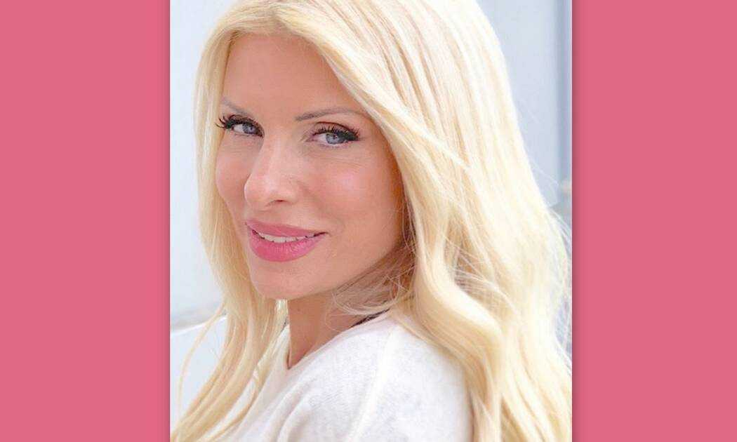 Ελένη Μενεγάκη: Αυτή η φωτογραφία της κάνει τη διαφορά και σίγουρα δεν την έχεις ξαναδεί! (Photos)