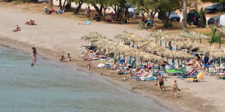 Ο καιρός τρελάθηκε: Για μπάνιο στο Ναύπλιο -Ανοιξαν οι ουρανοί στη Θεσσαλονίκη [εικόνες & βίντεο]