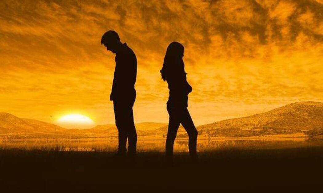 Χωρισμός – βόμβα στην ελληνική showbiz – Ποιος γνωστός τραγουδιστής είναι και πάλι single; (photos)