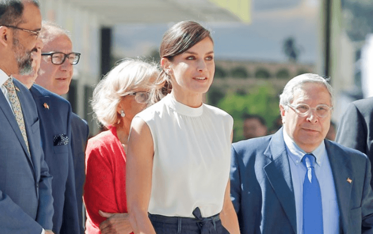 Η βασίλισσα Letizia έκανε έναν καλοκαιρινό συνδυασμό που θα αντιγράψουμε (pics)