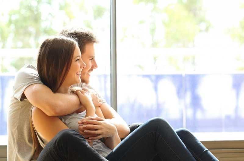 Τα 6 χαρακτηριστικά των ευτυχισμένων ζευγαριών, σύμφωνα με τους ειδικούς