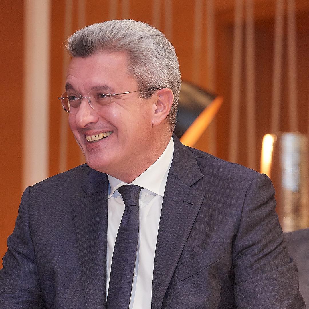 Η εκπομπή που παρουσίαζε ο έμπειρος δημοσιογράφος στο MEGA από το 1991 μέχρι και το 2003, επιστρέφει στην τηλεόραση, έπειτα από 16 χρόνια μέσω της βραδινής ζώνης στο κανάλι του Αμαρουσίου.