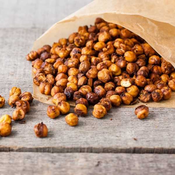 roasted-chick-peas-snack-picture-id483744442