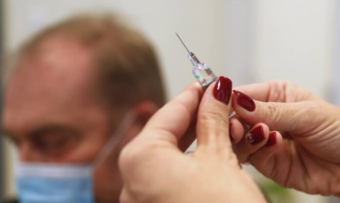 koronoios-1183638-vaccines.jpg
