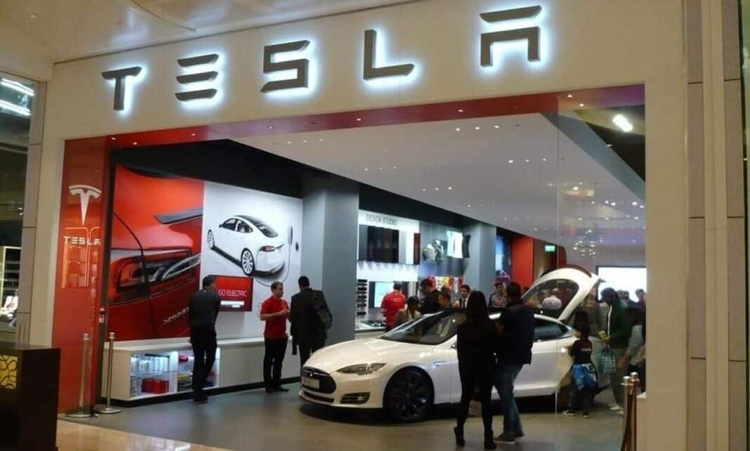 Τέρμα το πάρτι για την Tesla: Πτώση μαμούθ στη μετοχή - 