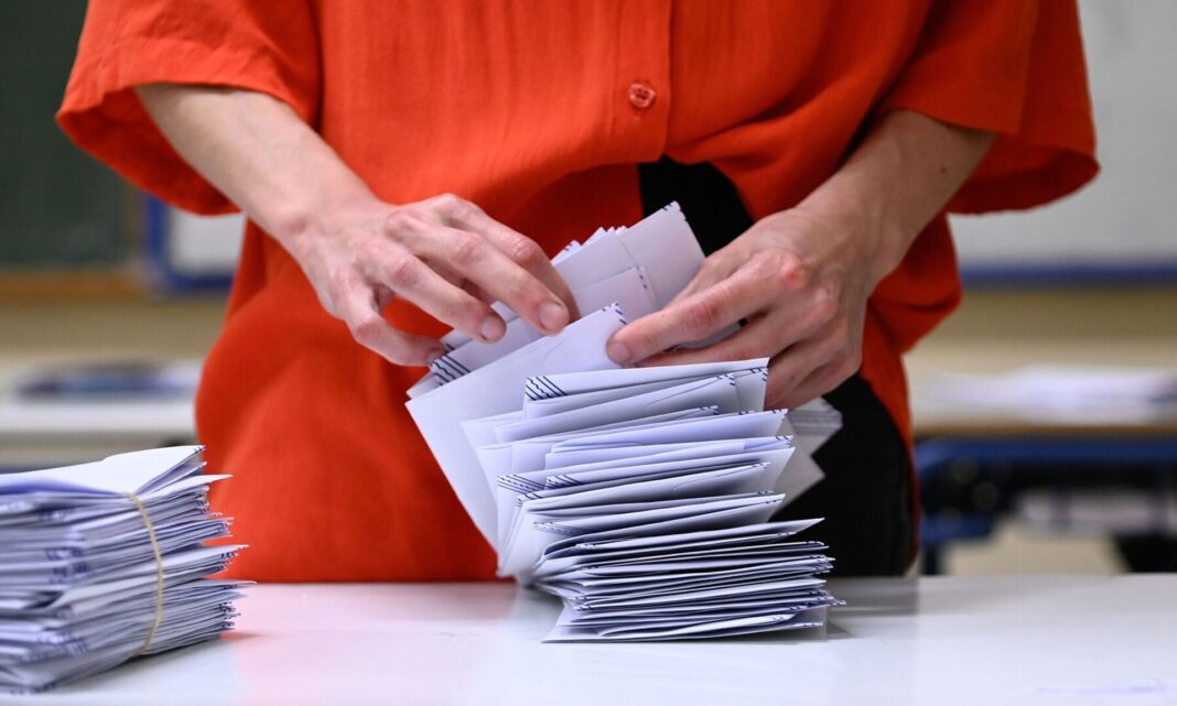 Στις αρχές το πόρισμα για τη διαρροή των email αποδήμων