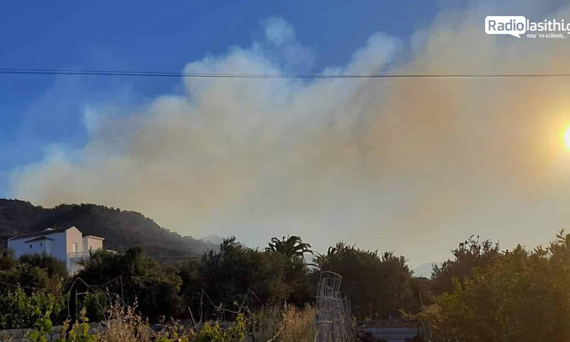 Δήμαρχος Ιεράπετρας: Εξαπλώθηκε γρήγορα η φωτιά σε δύσβατη περιοχή – Δύσκολο το έργο κατάσβεσης