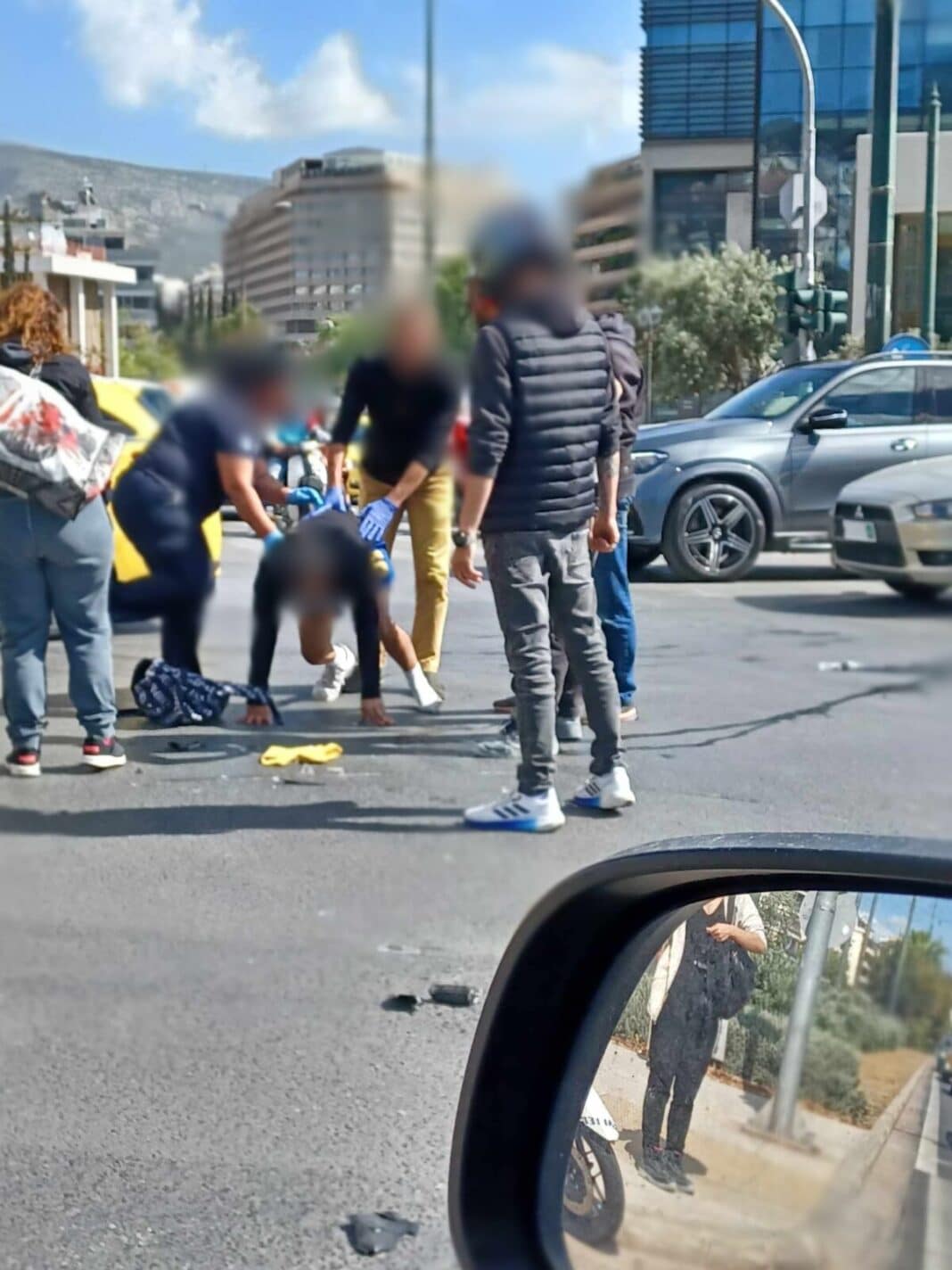 Τροχαίο ατύχημα στη Βασιλίσσης Σοφίας – Ένας τραυματίας