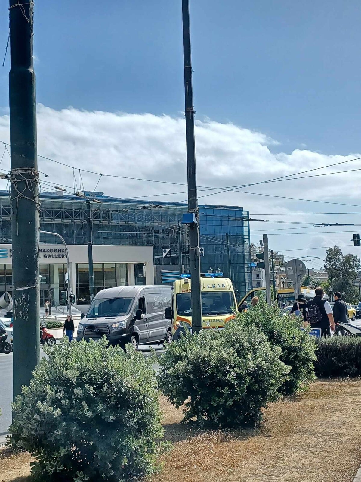 Τροχαίο ατύχημα στη Βασιλίσσης Σοφίας – Ένας τραυματίας - ΕΚΑΒ