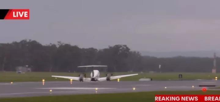 Αυστραλία: Άξιος ο πιλότος- Αεροπλάνο προσγειώθηκε με την «κοιλιά» αφού έκανε κύκλους στον αέρα