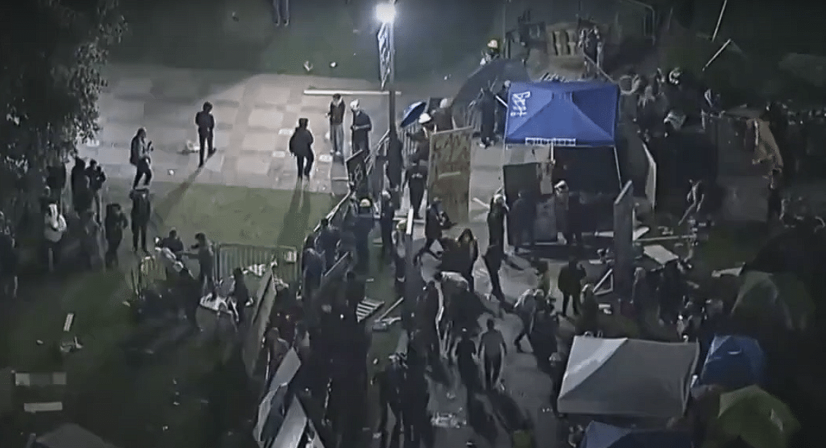 Σε θέσεις μάχης στα αμερικανικά πανεπιστήμια - φοιτητές και αστυνομία 