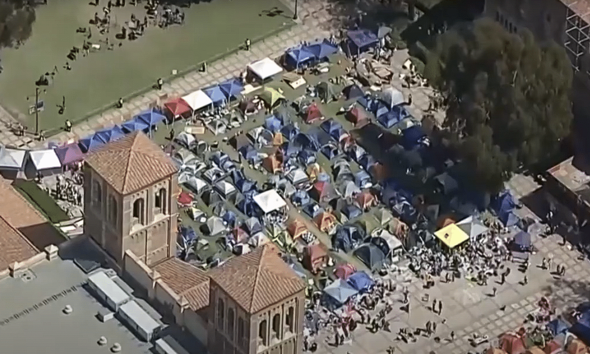 Σε θέσεις μάχης στα αμερικανικά πανεπιστήμια - φοιτητές και αστυνομία 