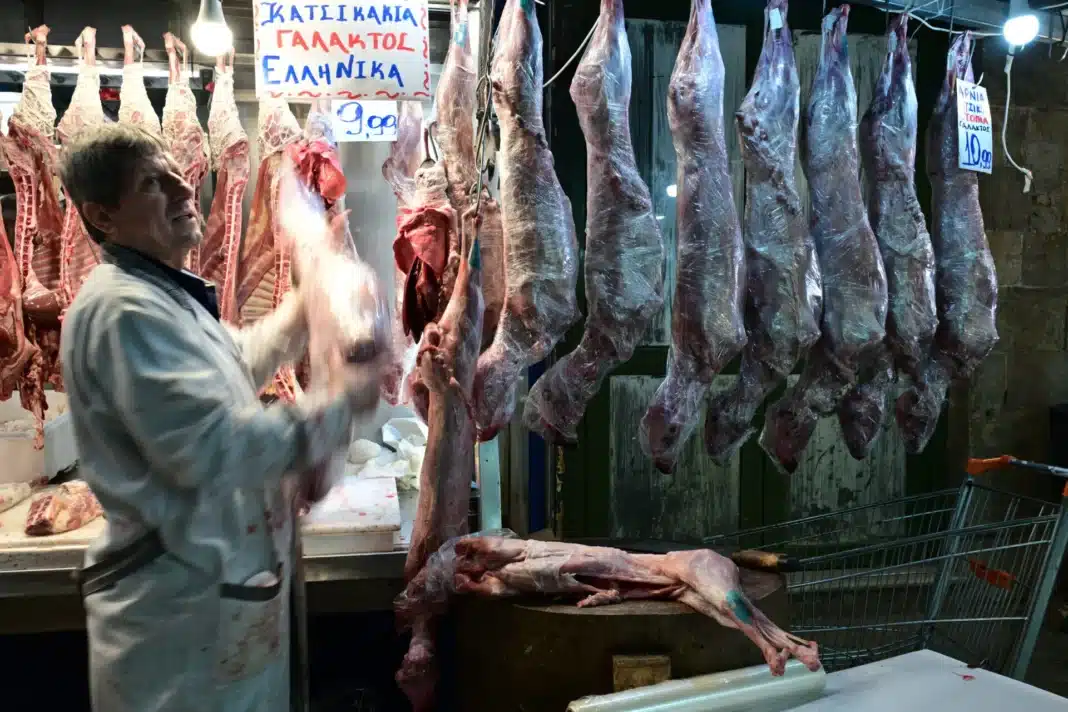 Κορυφώνεται σταδιακά η κίνηση για το πασχαλινό τραπέζι