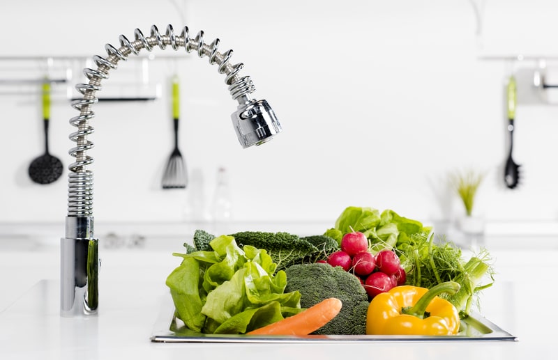 Έτσι θα πλύνεις σωστά τα χόρτα και τα φυλλώδη λαχανικά