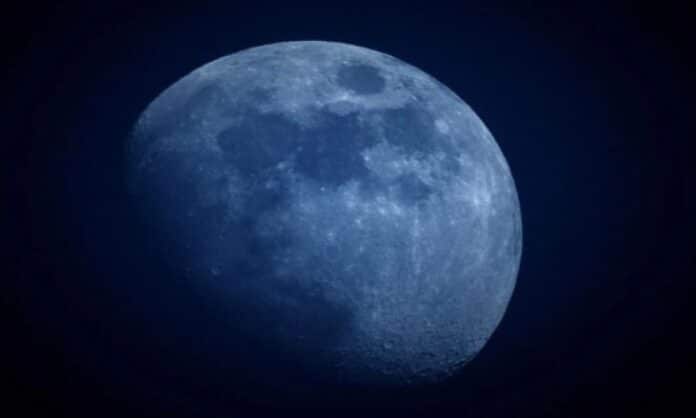tin-kuriak-1587615-c5441d25-blue_moon.jpg