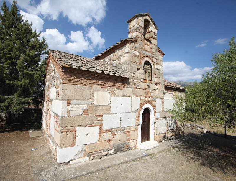 Πώς ένας φλύαρος κάτοικος οδήγησε σε ένα από τα μεγαλύτερα ευρήματα στην ελληνική αρχαιολογία - Τον χαμένο ναό της Αρτέμιδος 2.800 ετών