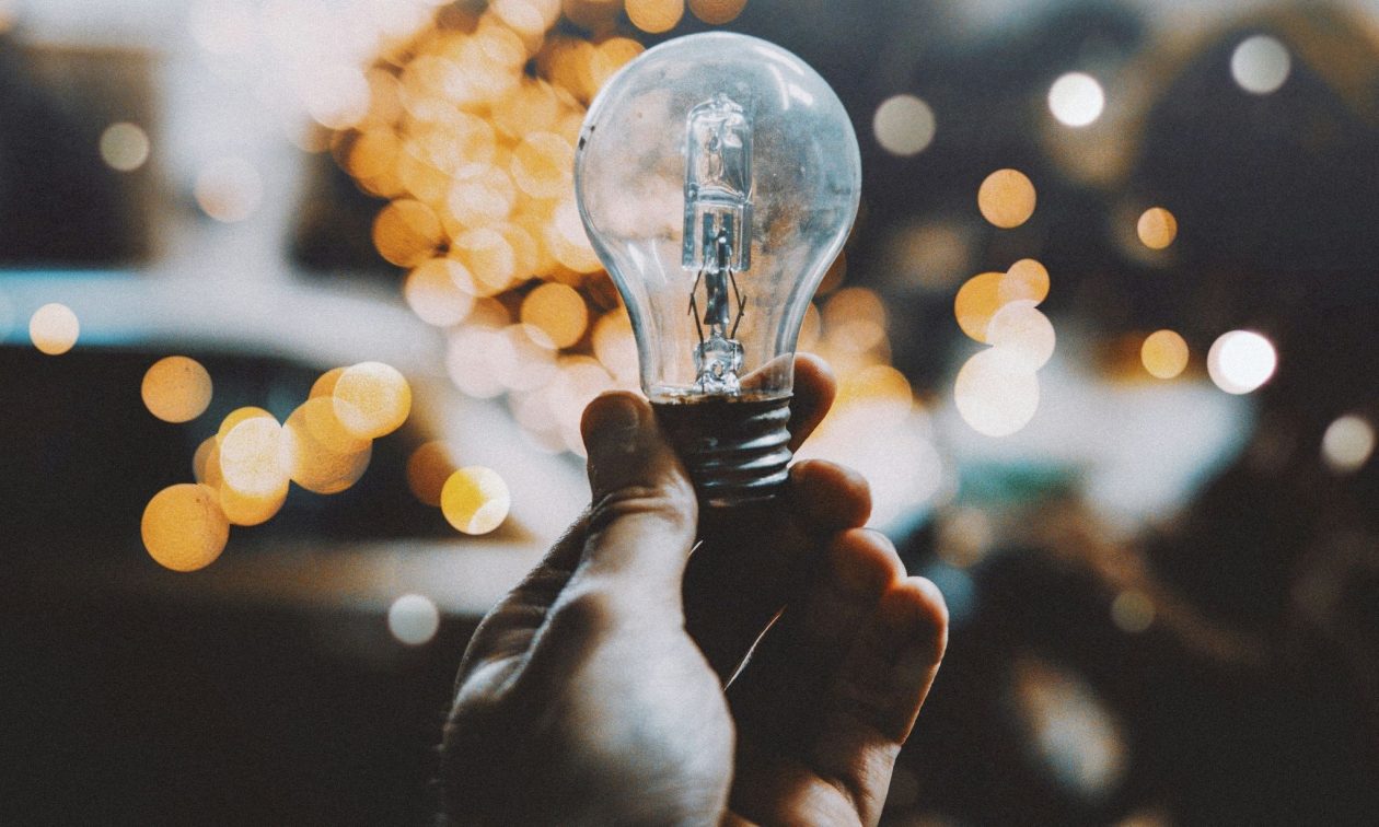 Ηλεκτρικό ρεύμα: Μετά τα διζωνικά έρχονται τα δυναμικά τιμολόγια