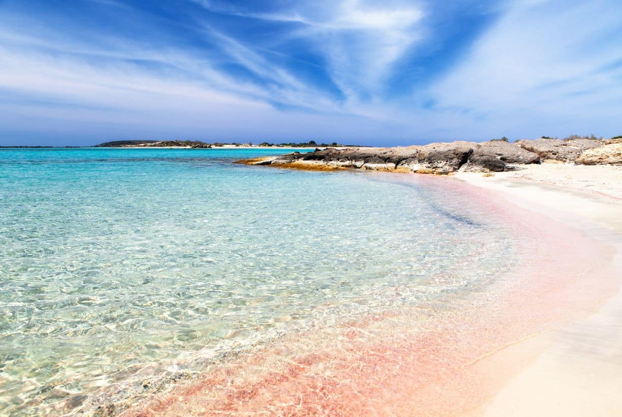 Ελληνική, η καλύτερη παραλία στον κόσμο για το 2025 κατά το TripAdvisor – Καλύτερη από Καραϊβική