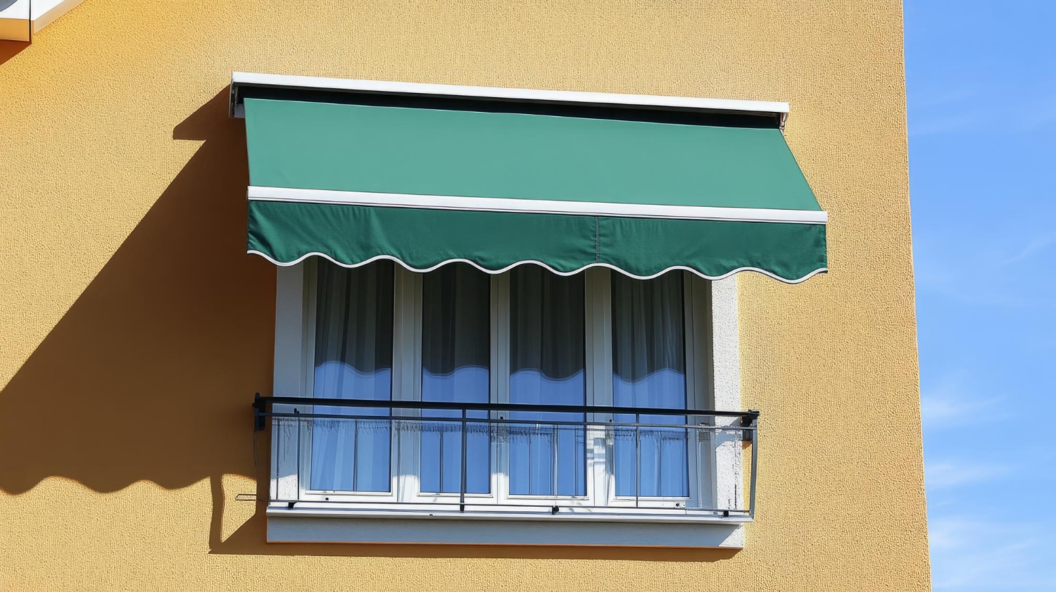 Πώς συντηρούμε τις τέντες μας σωστά για να μην φθαρούν ποτέ;