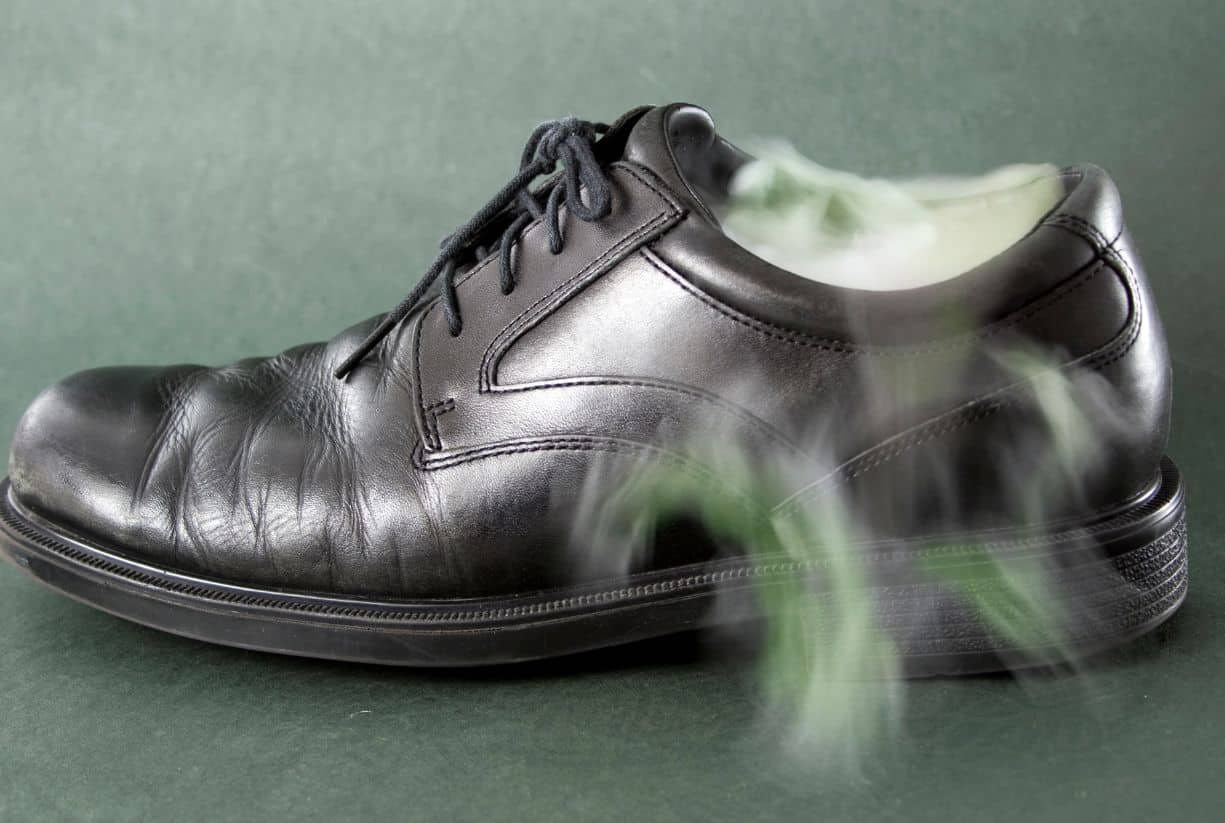 Βρωμάνε άσχημα τα παπούτσια σου; Ποτέ ξανά με αυτό το κόλπο