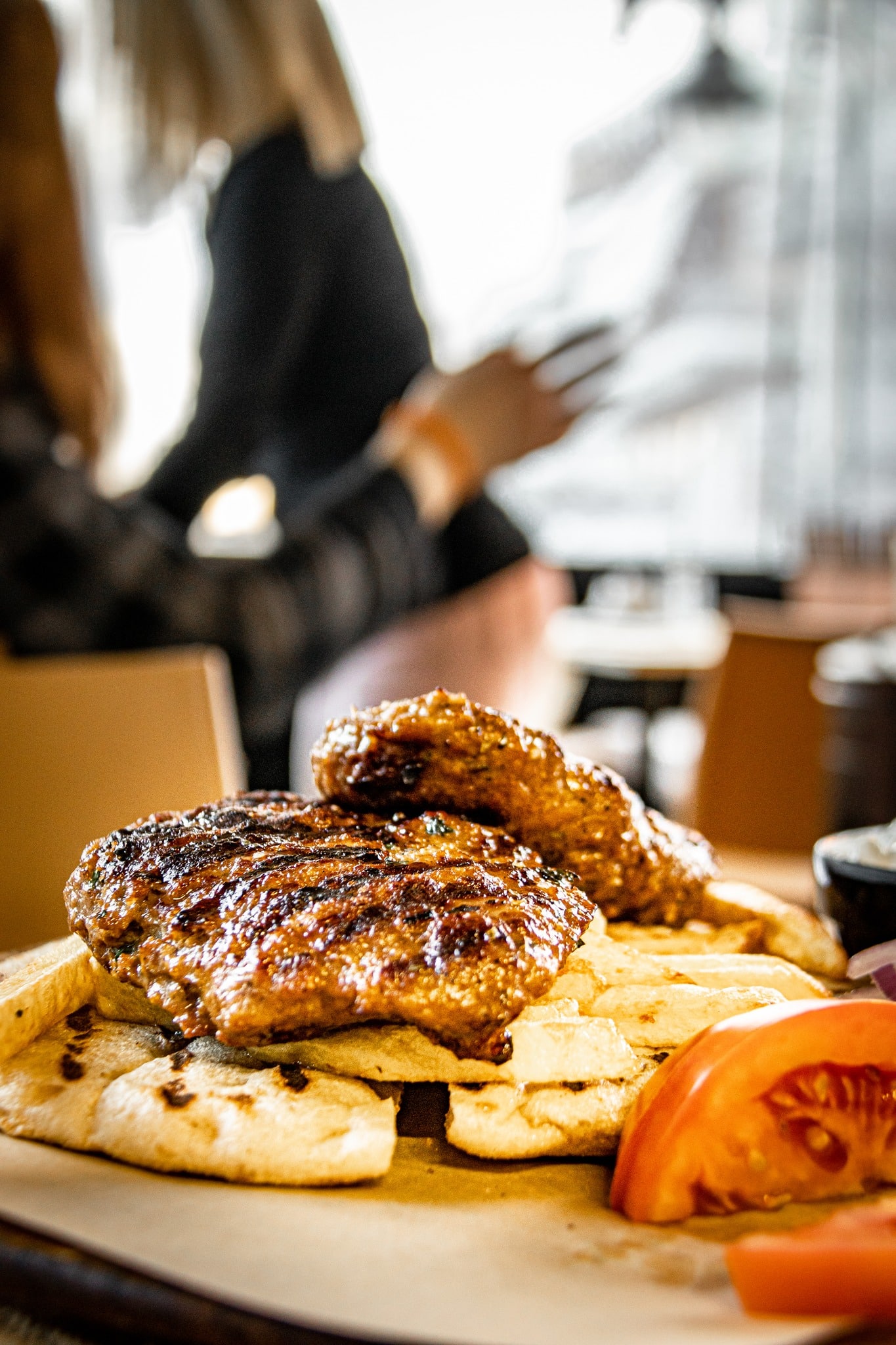 Παραδοσιακό Σουβλάκι: Για Πραγματικά Χειροποίητες Πίτες, Πας Μόνο Εκεί