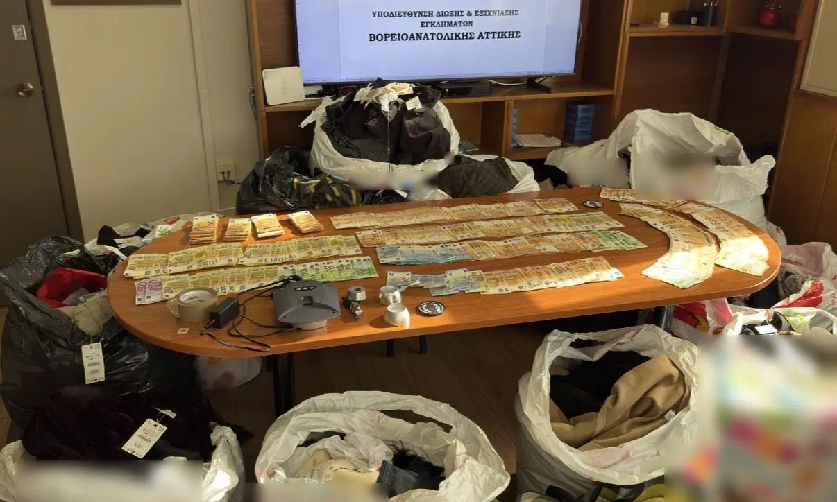 Μεγάλη επιχείρηση της ΕΛΑΣ σε Αττική και Τίρανα για την εξάρθρωση συμμορίας που έκλεβε ρούχα