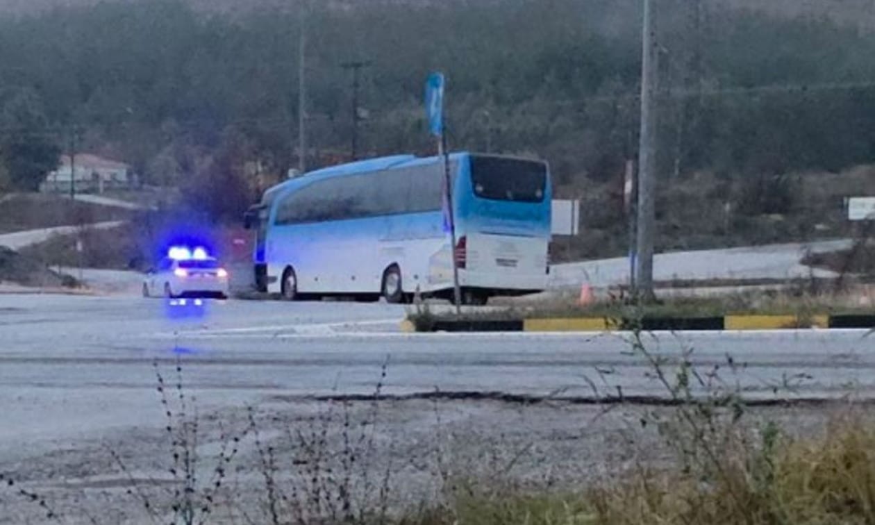 Συναγερμός στην Πτολεμαΐδα: Εξετράπη λεωφορείο με 25 εργαζομένους της ΔΕΗ