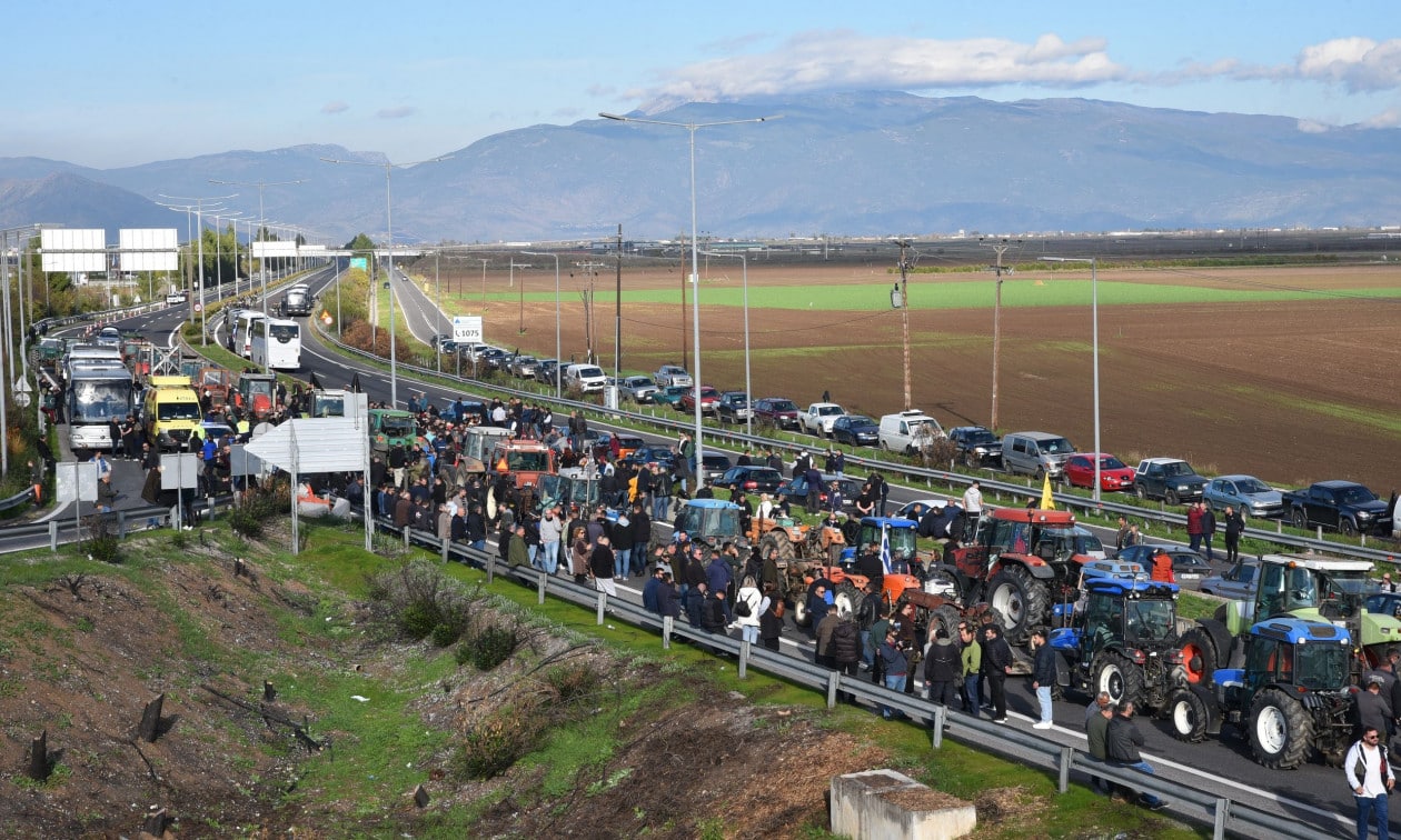 Μαρινάκης για μπλόκα αγροτών: «Δεν υπάρχει περίπτωση να επιτρέψουμε να εμποδιστεί η κυκλοφορία»