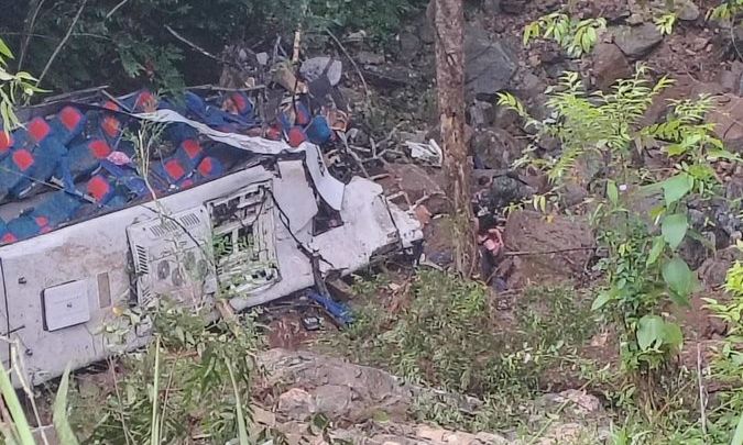 Τραγωδία στην Κολομβία: Τουλάχιστον 10 νεκροί και 20 τραυματίες σε τροχαίο με σχολικό λεωφορείο