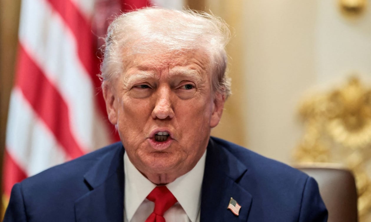 Τραμπ: «Άκυρα και χωρίς νομική ισχύ» τα έγγραφα που υπέγραψε ο Μπάιντεν με autopen