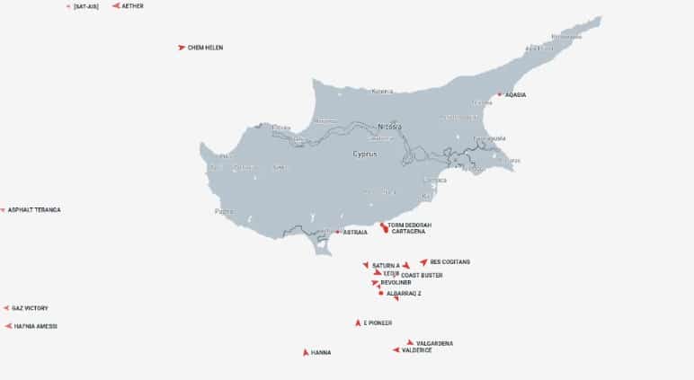 Σκιώδης στόλος ανοικτά της Κύπρου. MarineTraffic (06/01/2026).