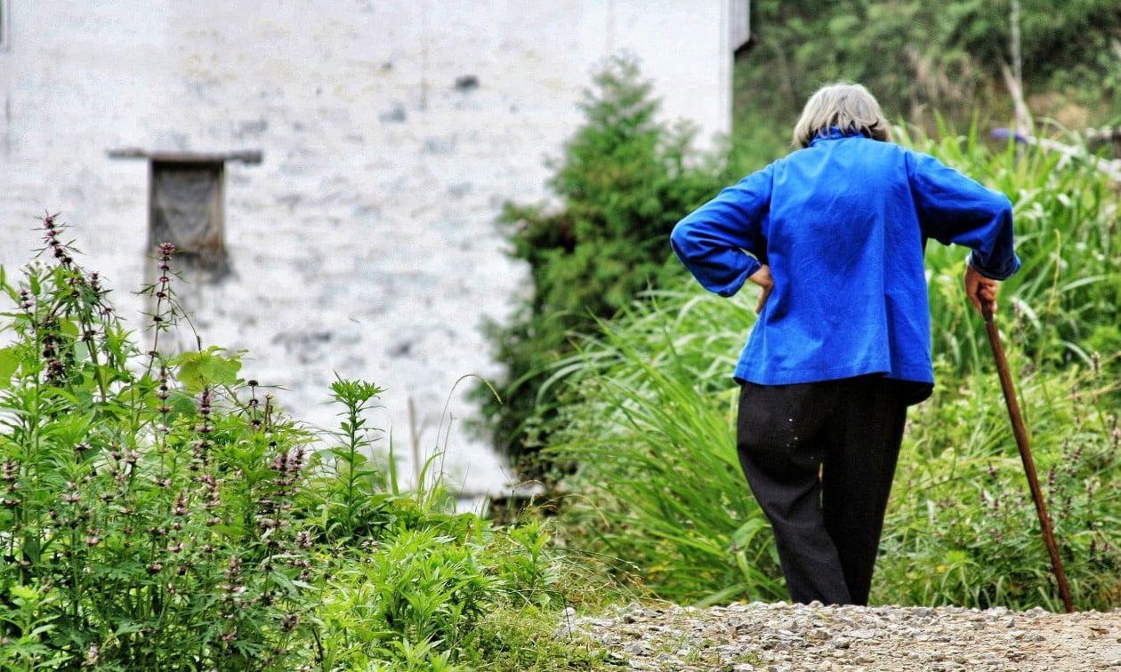 Ηράκλειο: Εξαπάτησαν 92χρονη και της πήραν κοσμήματα, χρήματα και σπάνια νομίσματα