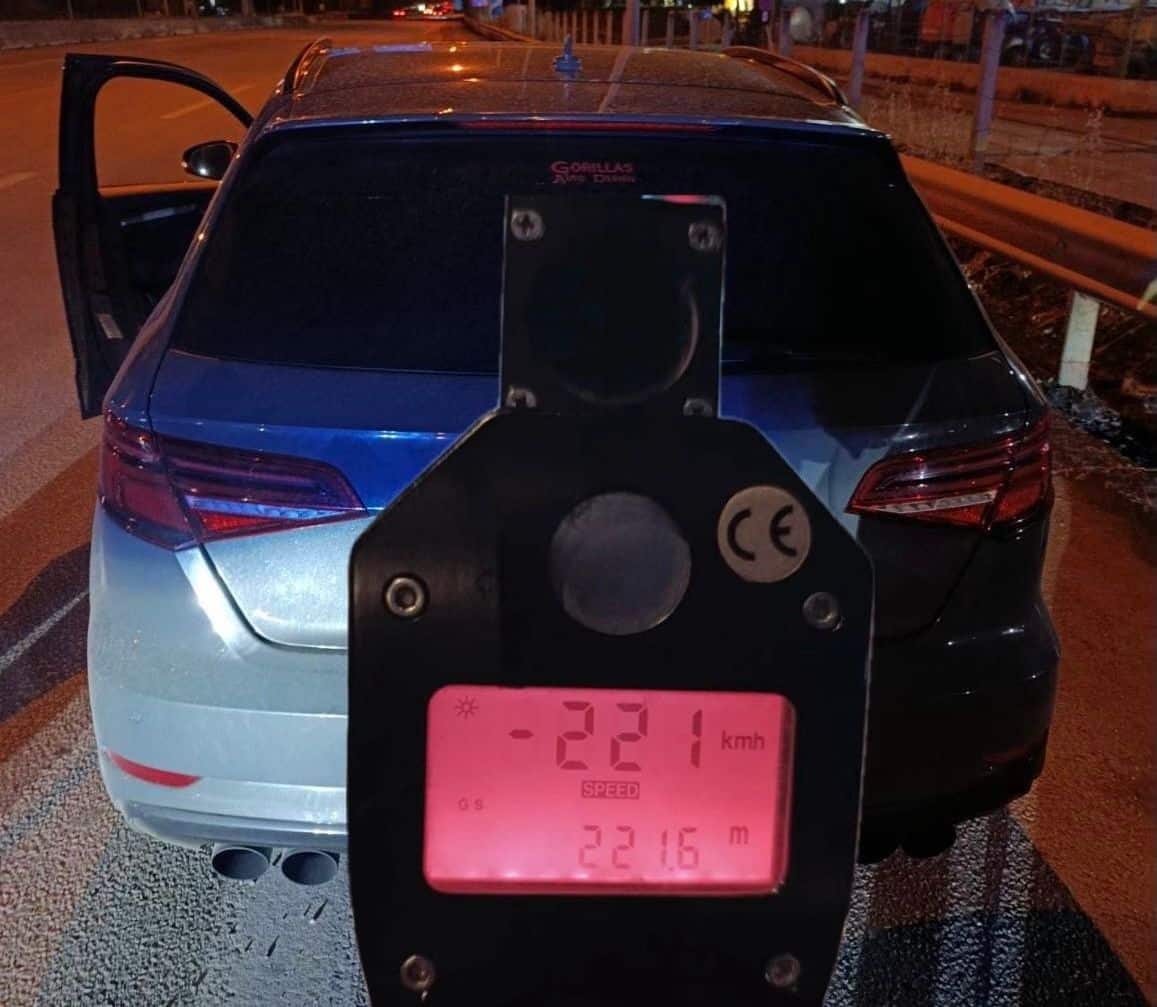 Θεσσαλονίκη: Έκαναν κόντρες κι έτρεχαν με 221 χλμ -Δύο συλλήψεις για κόντρες, ο ένας μεθυσμένος