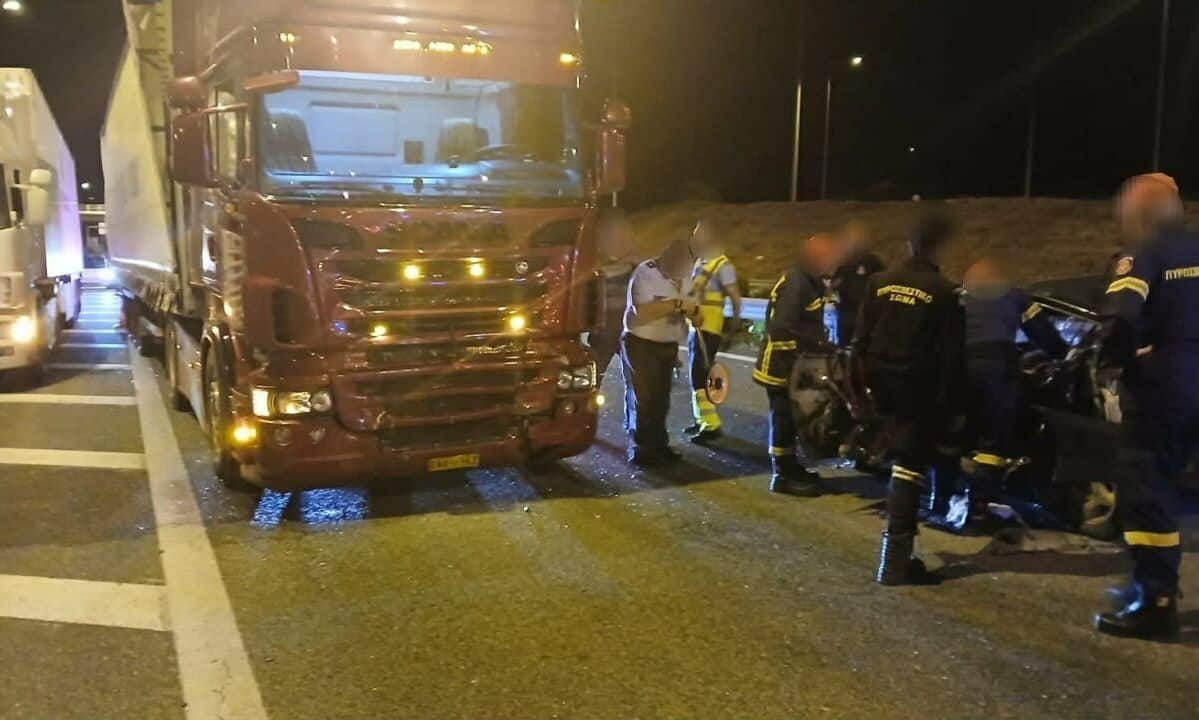 Τροχαίο στην Ιόνια Οδό: Νεκρός 74χρονος έπειτα από σύγκρουση αυτοκινήτου με νταλίκα