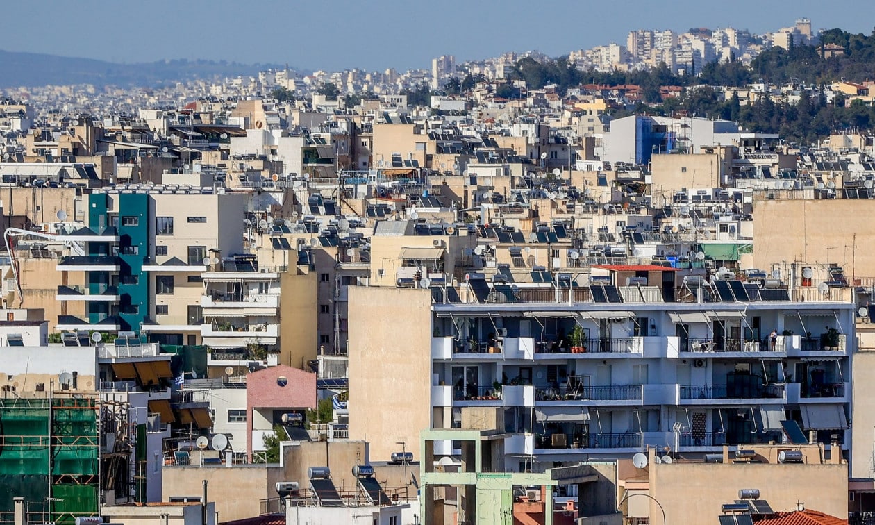Πρόγραμμα «Ανακαινίζω»: Ποιες εργασίες επιδοτούνται – Πώς θα πάρετε 36.000 ευρώ για παλιό σπίτι